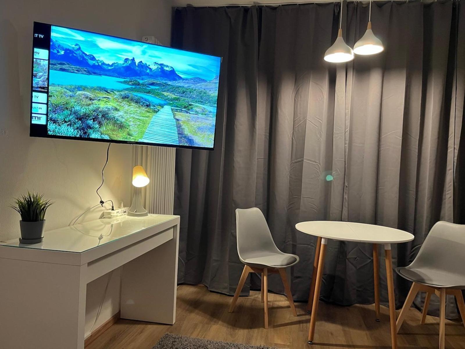 Studio Am Waldschloesschen Mit Kueche Und Netflix Dresden Luaran gambar